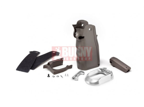 AKA Aluminum Custom Grip with Magwell & Catch for Marui Hi-Capa (Titanium)