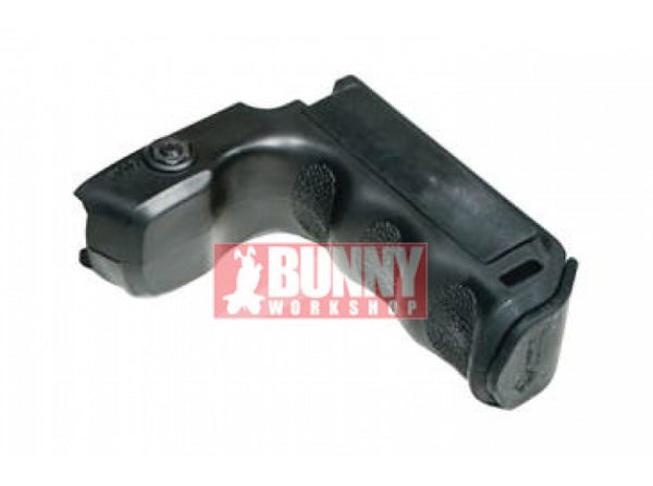 MFT React Magwell Grip (RMG). Allows less effort to direct muzzle - BK